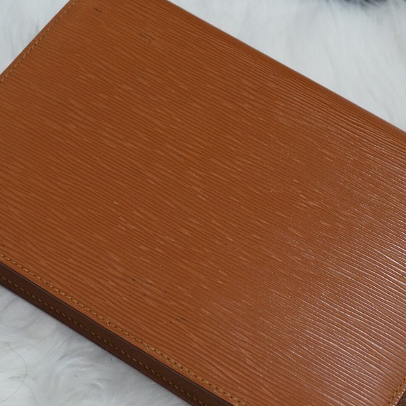 ‼️FREE SHIPPING LV Epi Sellier Dragonne Clutch - Picture 2 of 9